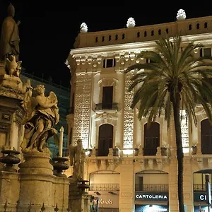 Palazzo Moncada , Palermo Italia
